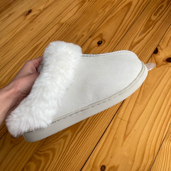 Lauren Conrad Slippers - Picture 2 of 9